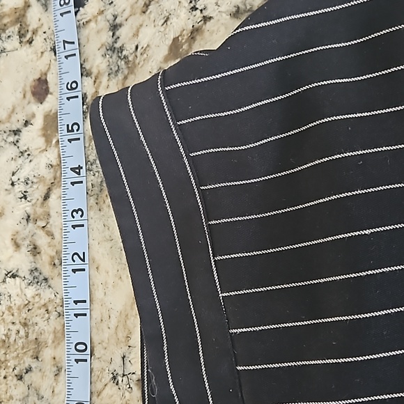 2/$10 Nastygal pinstripe pants - Picture 4 of 6